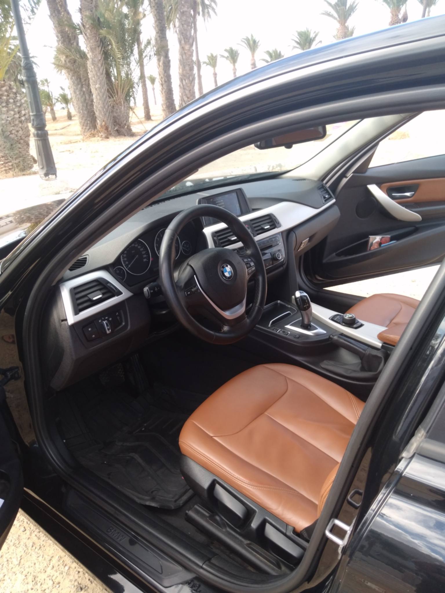 BMW 318i, F30. Etat propre — photo 4