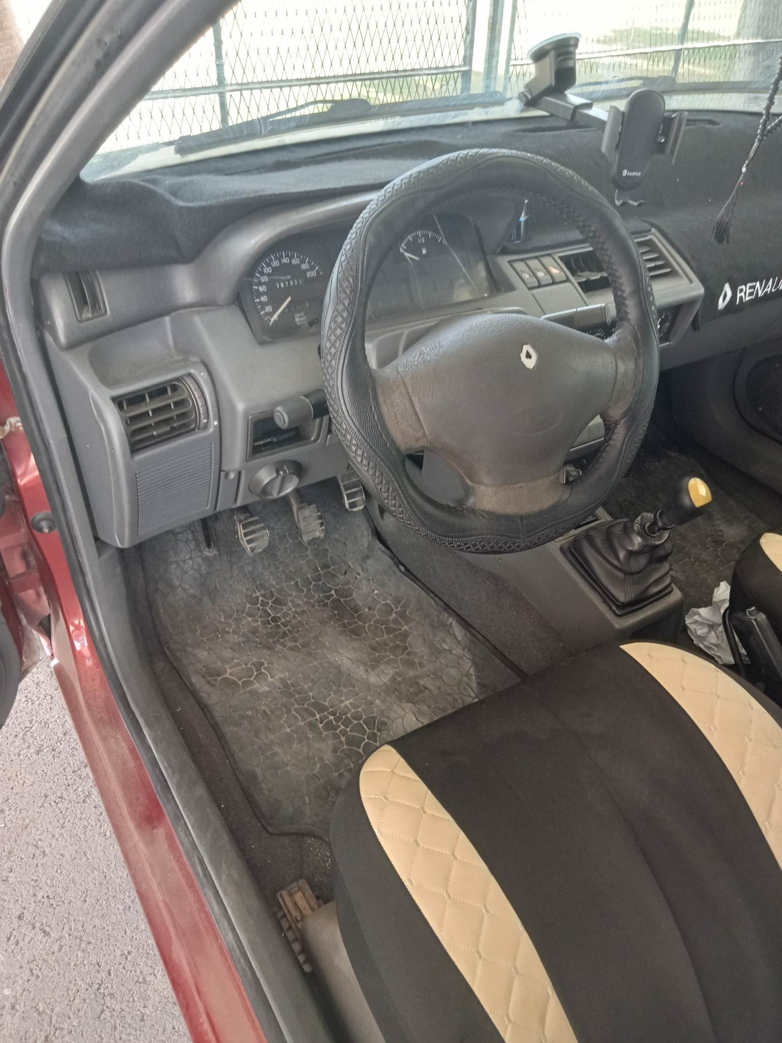 Clio 1 — photo 3