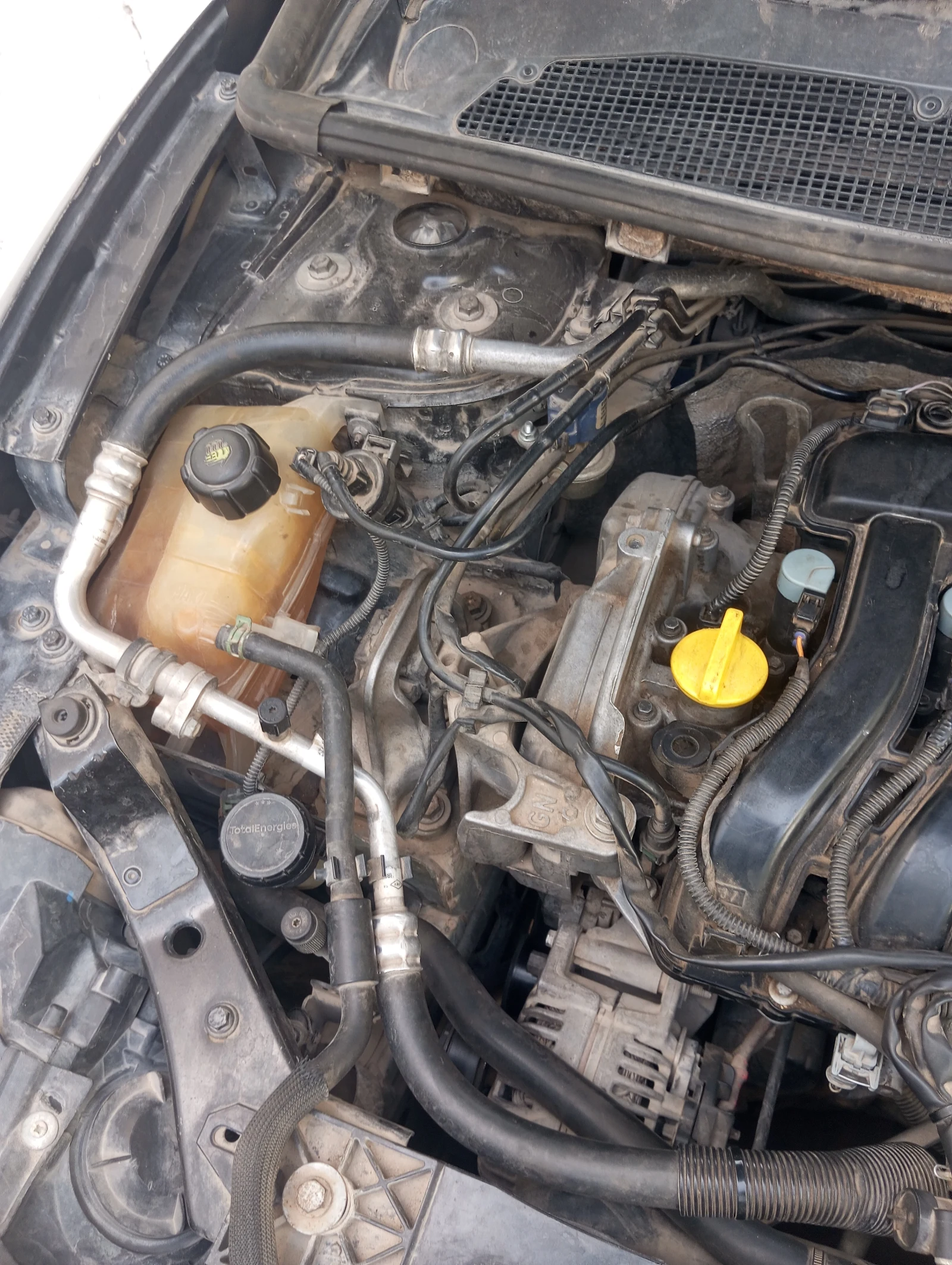 Renault fluence essence/gaz 1.6 7cv — photo 2