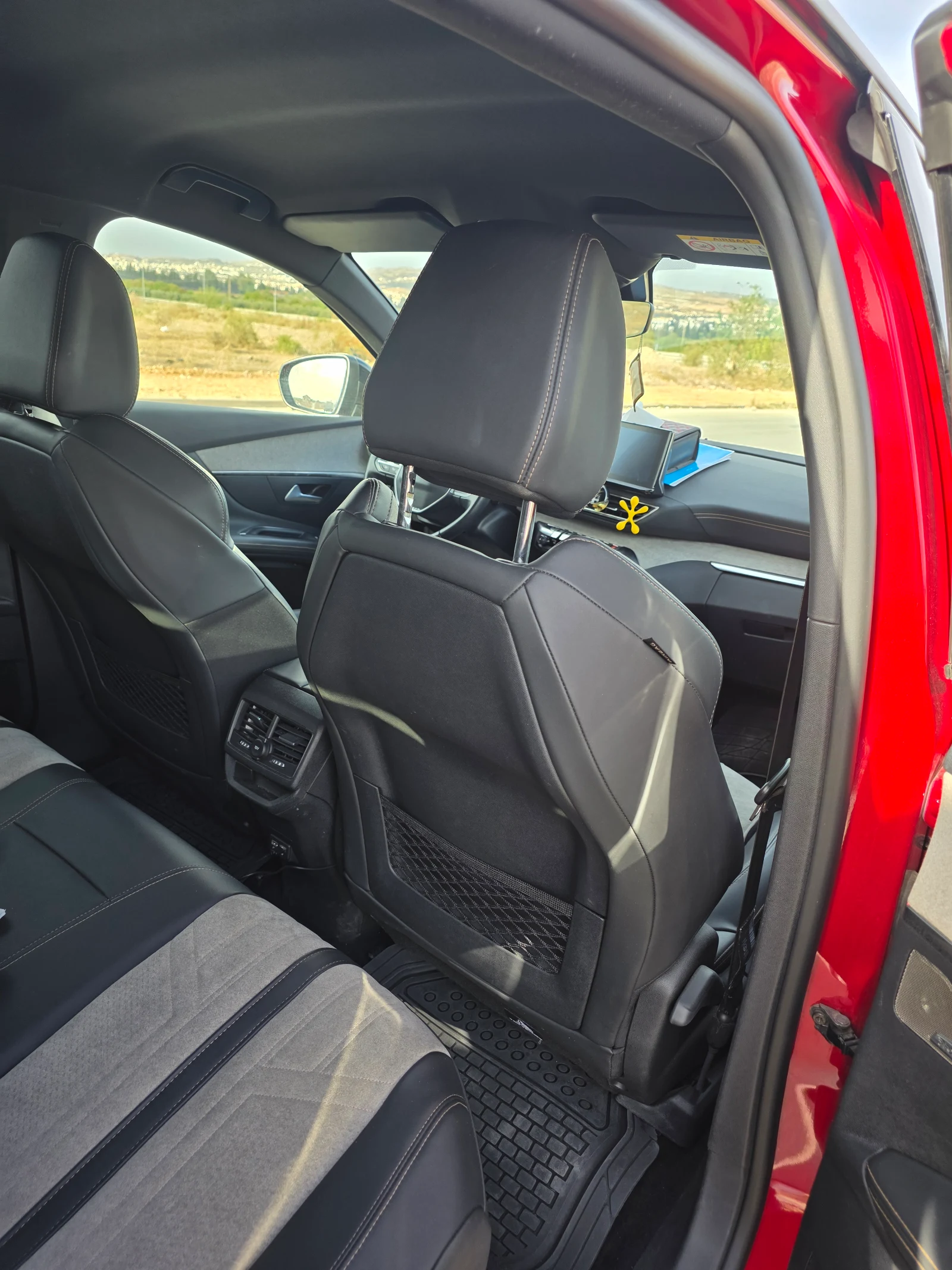PEUGEOT 3008 HYBRID RECHARGEABLE ESSENCE — photo 4