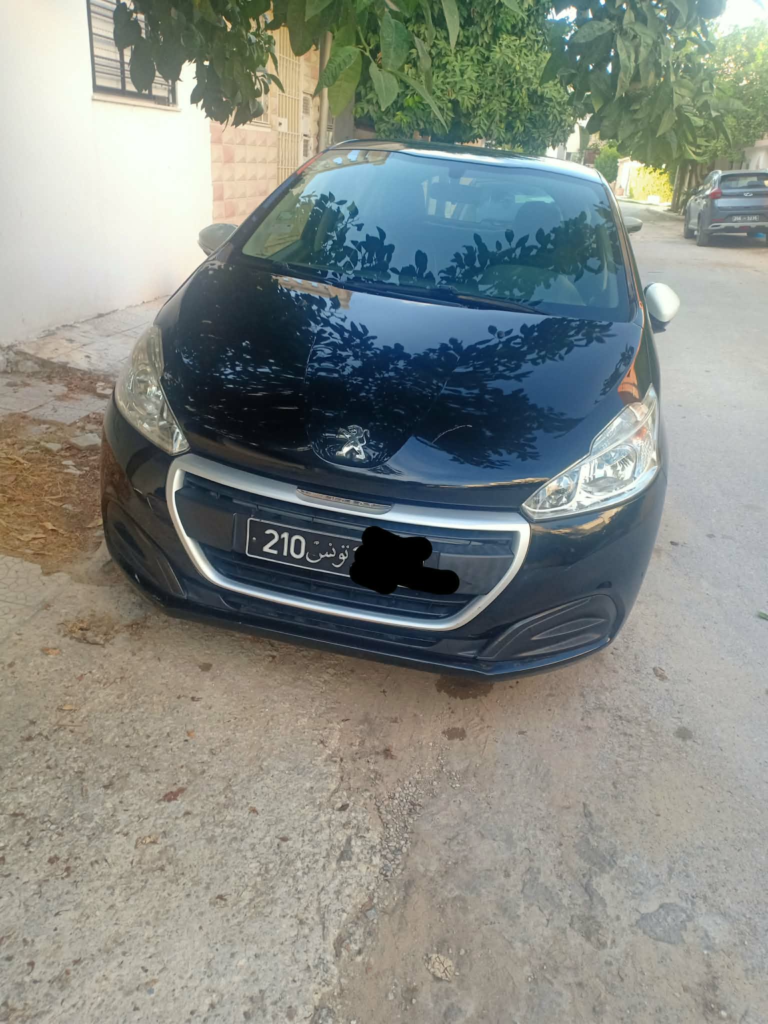 Peugeot 208 like essence 2019 très bon etat