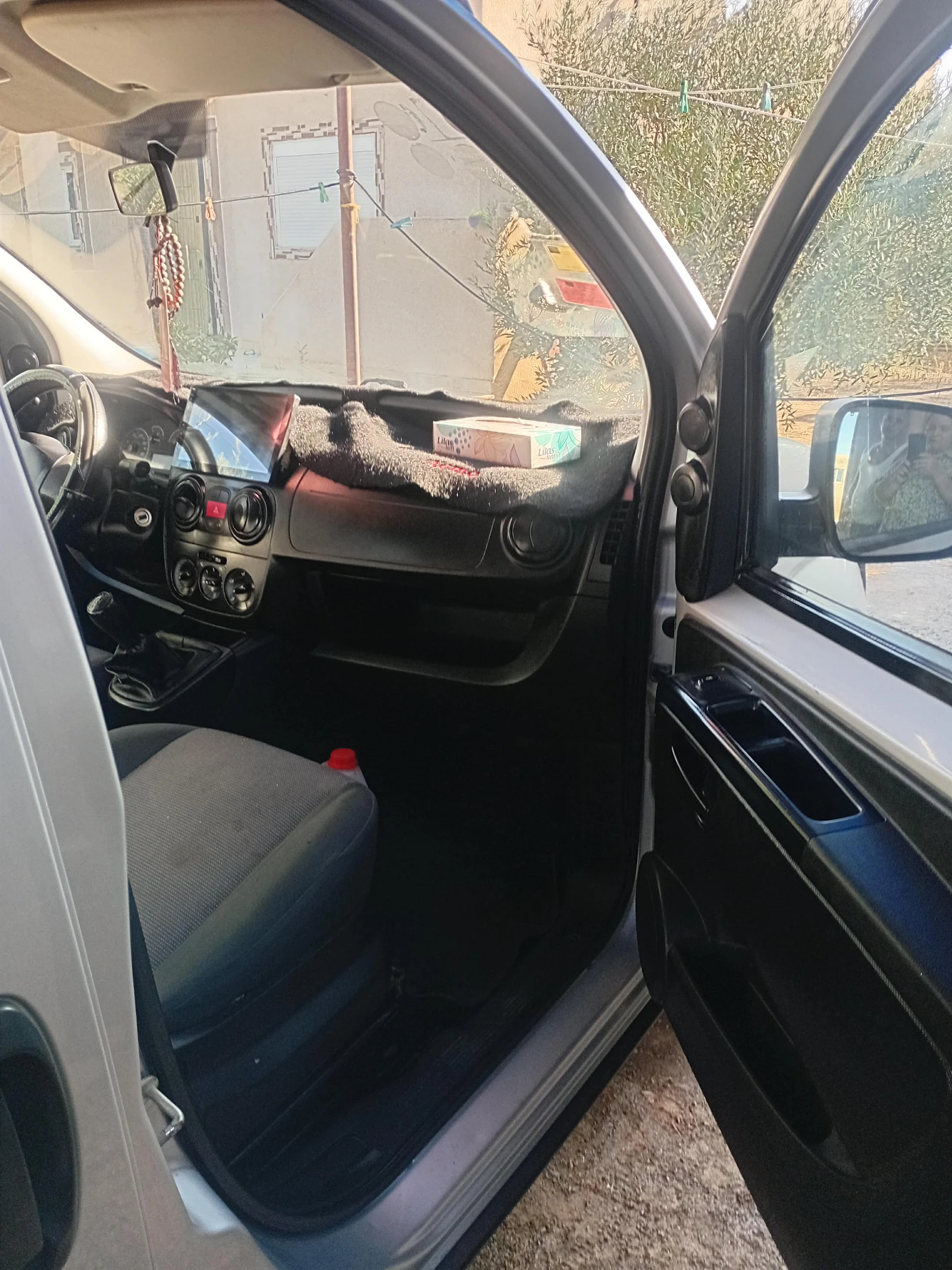 Peugeot bipper 2 places — photo 2